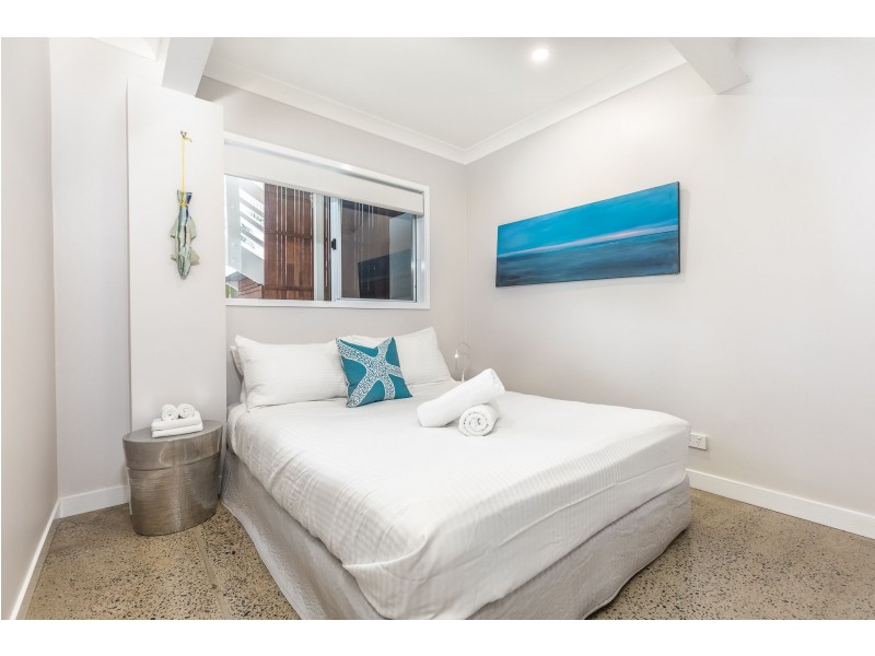 76 Mooloomba Road, Point Lookout QLD 4183