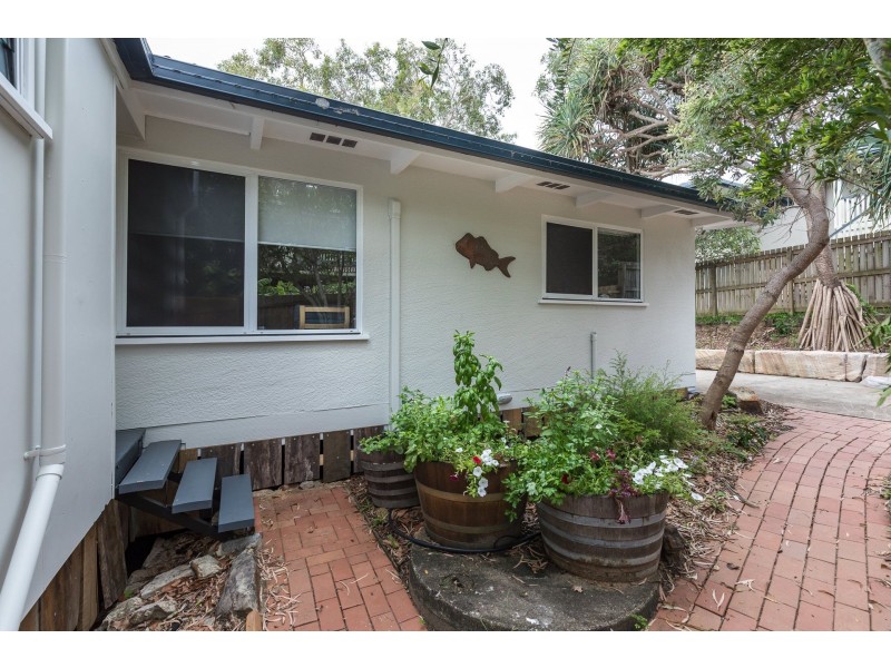 76 Mooloomba Road, Point Lookout QLD 4183