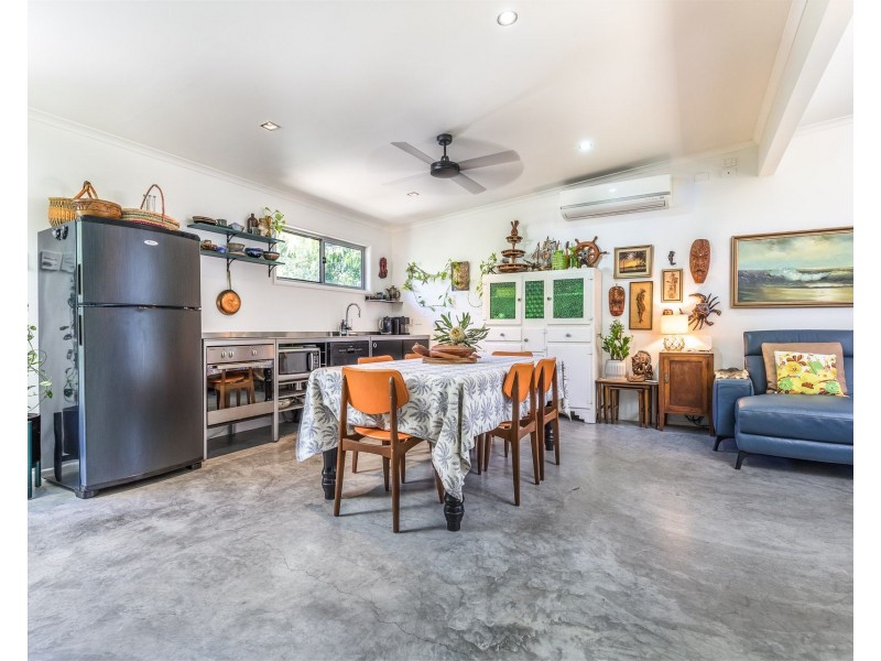 6A Donahue Street, Point Lookout QLD 4183