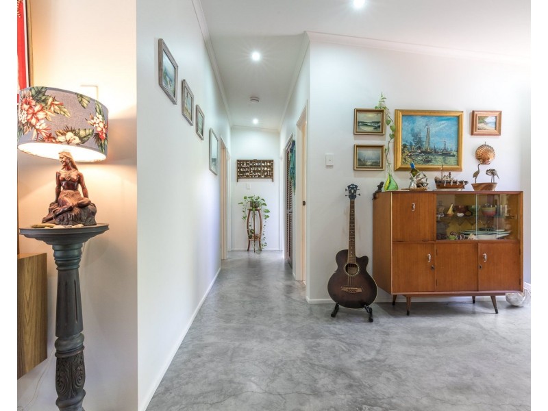 6A Donahue Street, Point Lookout QLD 4183