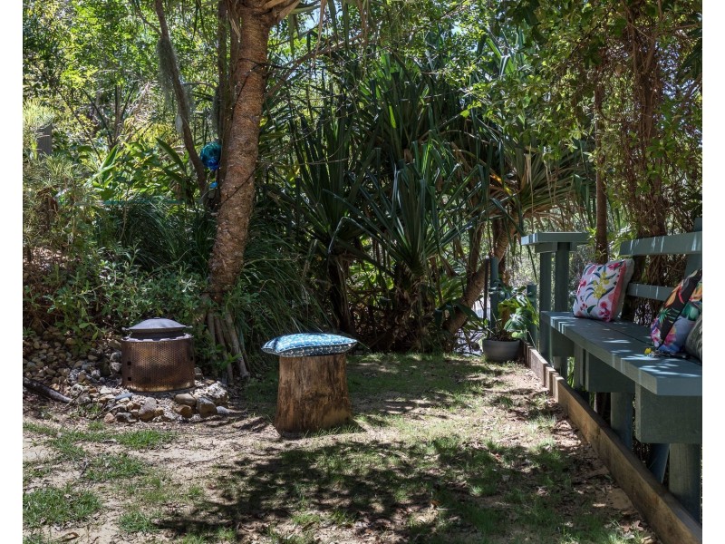 6A Donahue Street, Point Lookout QLD 4183