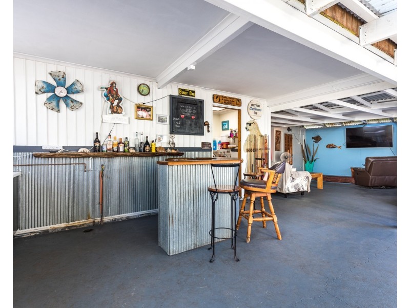 9 Miles Street, Amity Point QLD 4183