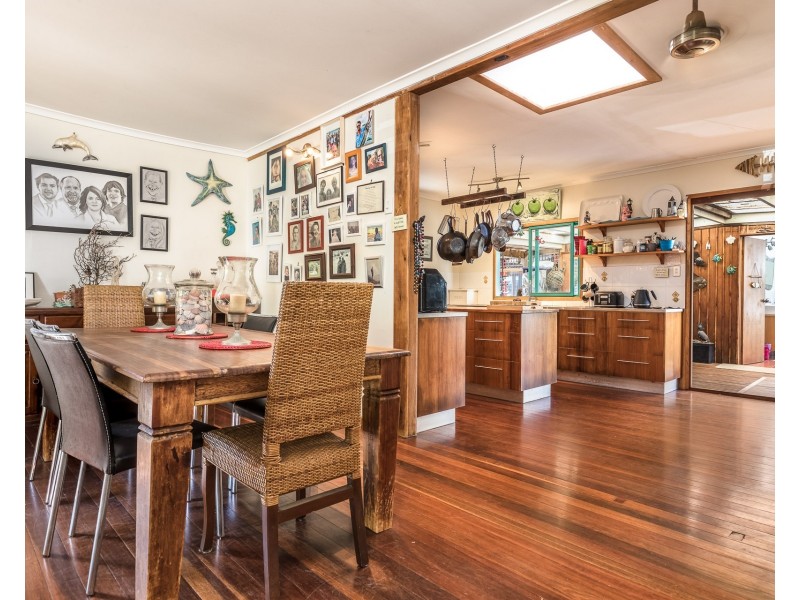 9 Miles Street, Amity Point QLD 4183