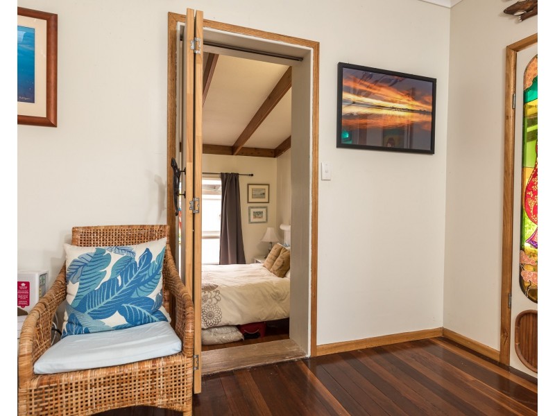 9 Miles Street, Amity Point QLD 4183