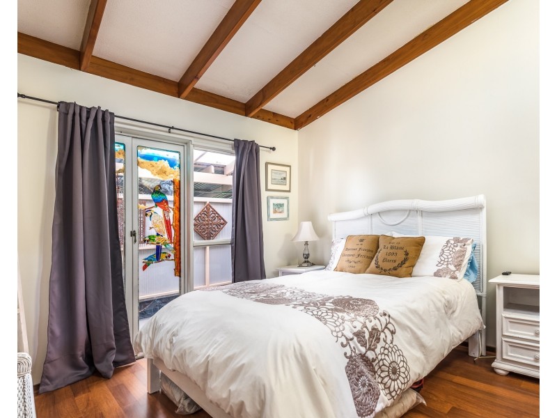 9 Miles Street, Amity Point QLD 4183