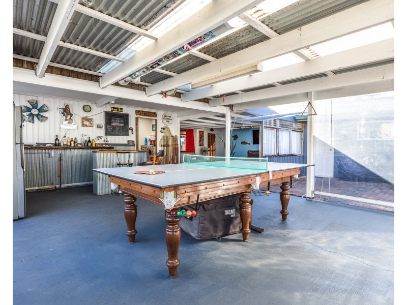 9 Miles Street, Amity Point QLD 4183