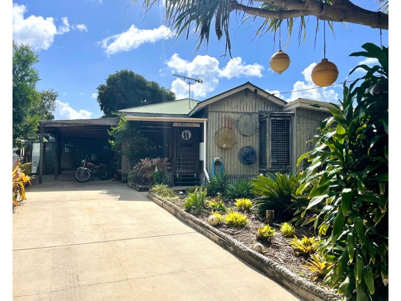 9 Miles Street, Amity Point QLD 4183