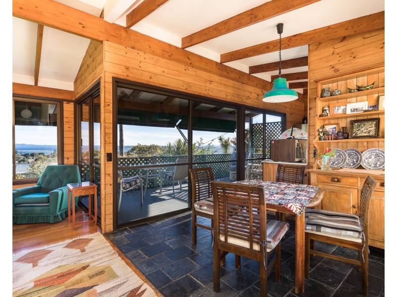 139 Rainbow Crescent, Dunwich QLD 4183