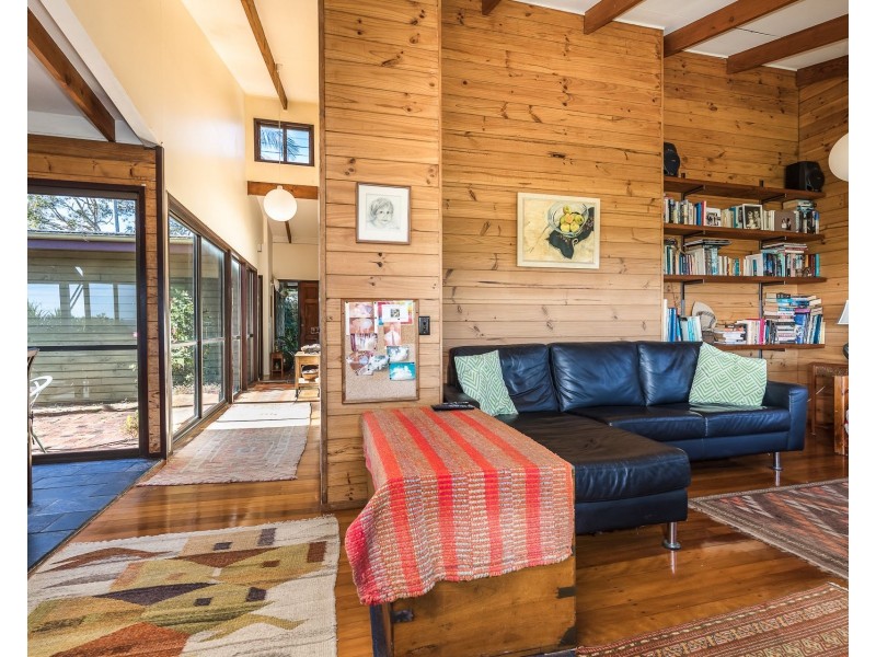 139 Rainbow Crescent, Dunwich QLD 4183