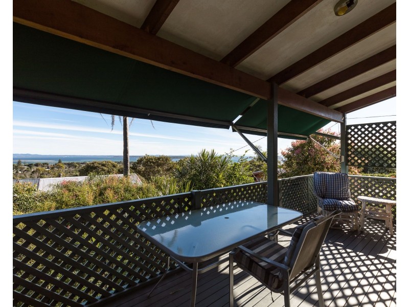 139 Rainbow Crescent, Dunwich QLD 4183