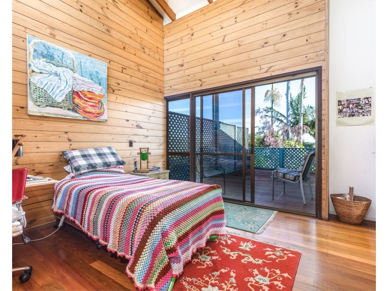 139 Rainbow Crescent, Dunwich QLD 4183