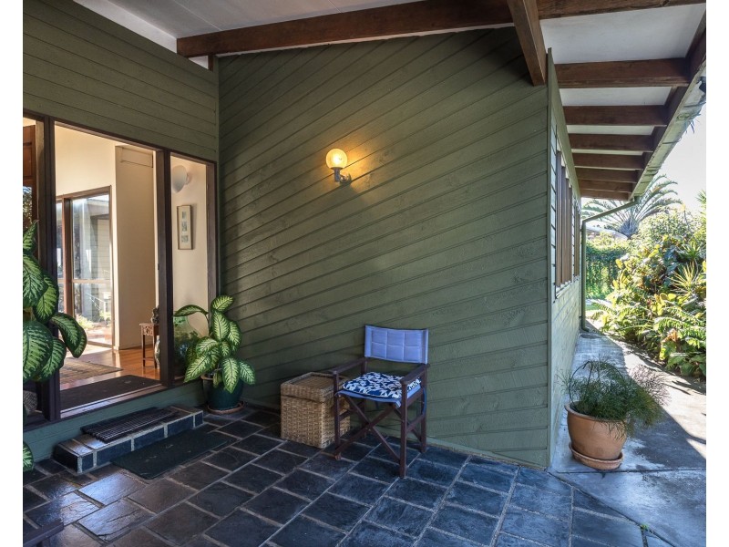 139 Rainbow Crescent, Dunwich QLD 4183