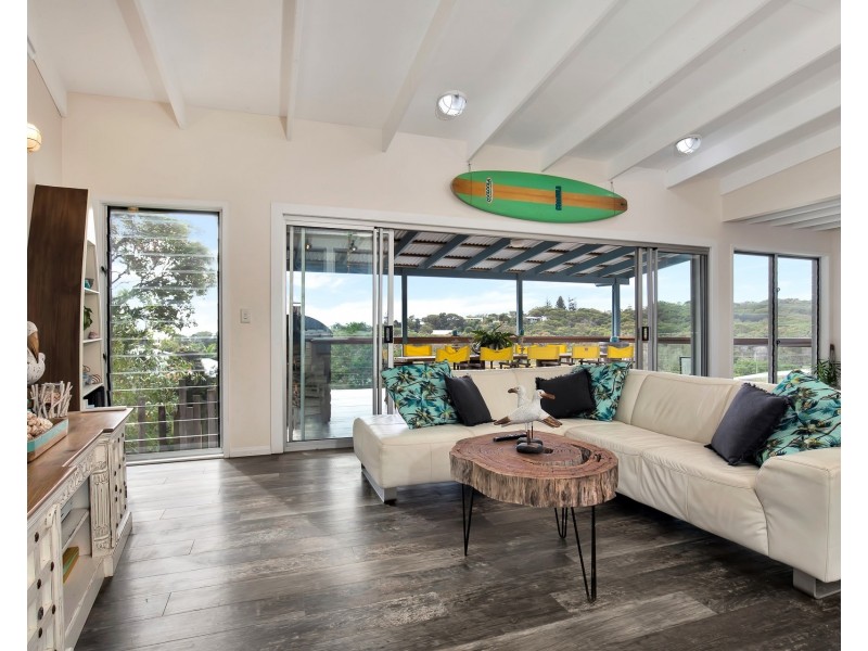 42 Cumming Parade, Point Lookout QLD 4183
