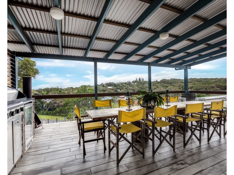 42 Cumming Parade, Point Lookout QLD 4183