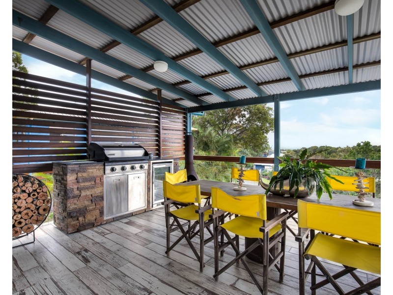42 Cumming Parade, Point Lookout QLD 4183