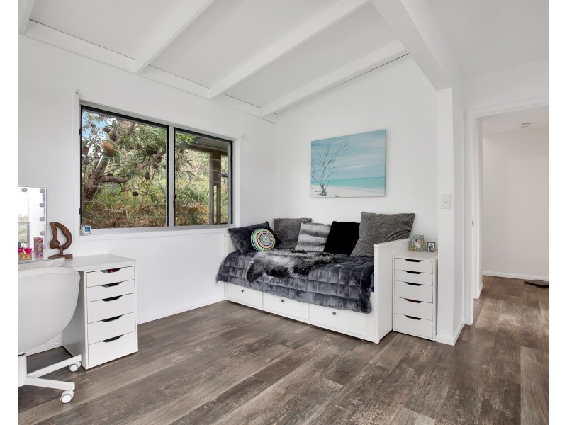 42 Cumming Parade, Point Lookout QLD 4183