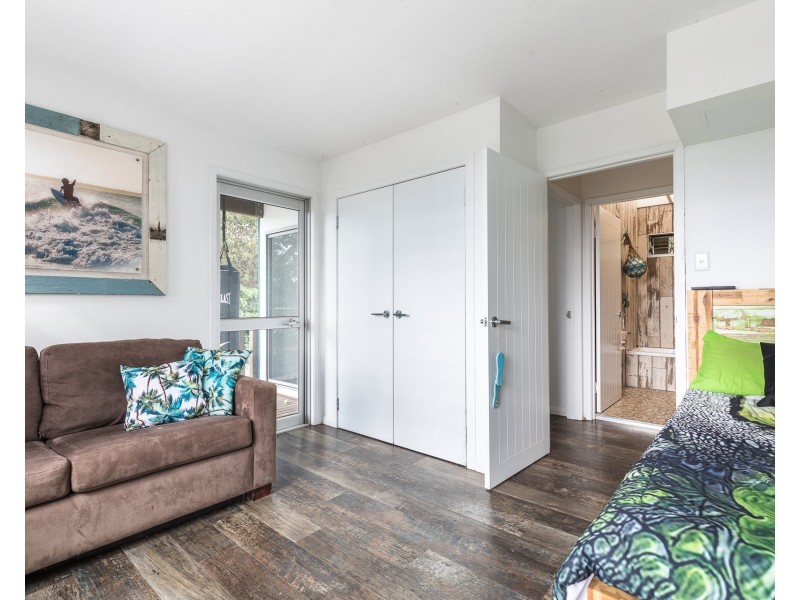 42 Cumming Parade, Point Lookout QLD 4183