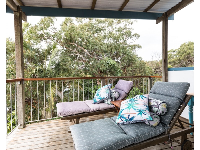 42 Cumming Parade, Point Lookout QLD 4183