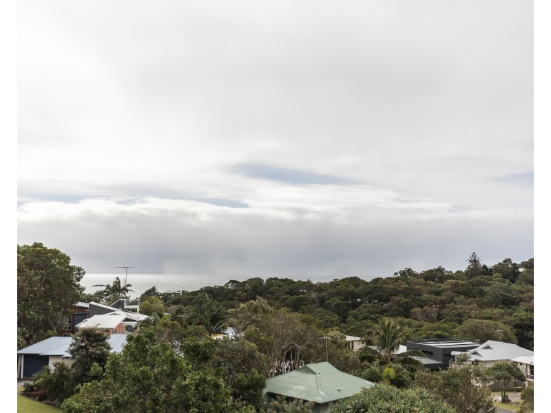 42 Cumming Parade, Point Lookout QLD 4183