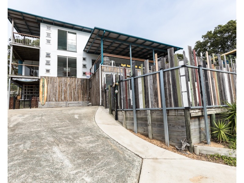 42 Cumming Parade, Point Lookout QLD 4183