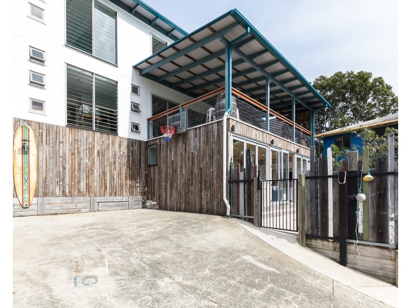 42 Cumming Parade, Point Lookout QLD 4183