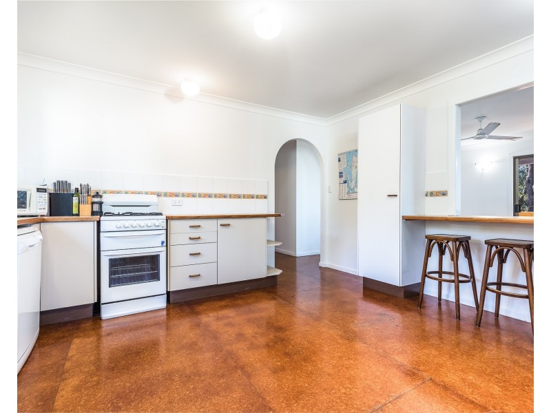 40 Cumming Parade, Point Lookout QLD 4183