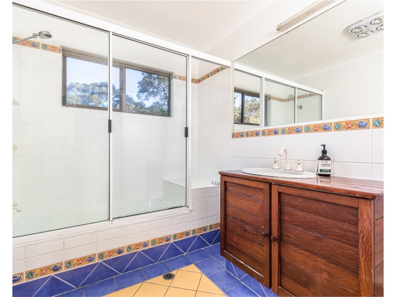 40 Cumming Parade, Point Lookout QLD 4183