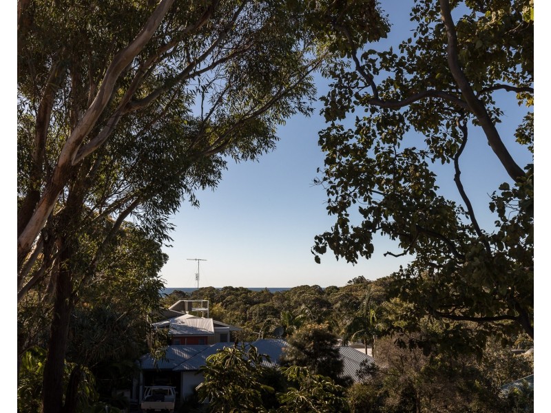40 Cumming Parade, Point Lookout QLD 4183