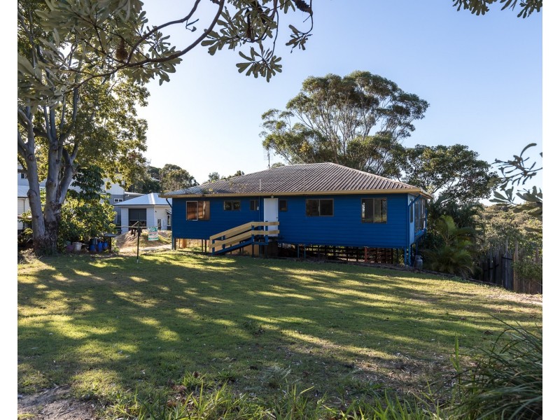 40 Cumming Parade, Point Lookout QLD 4183
