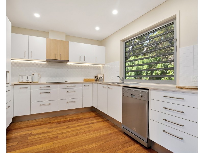 2/16 Tramican Street, Point Lookout QLD 4183