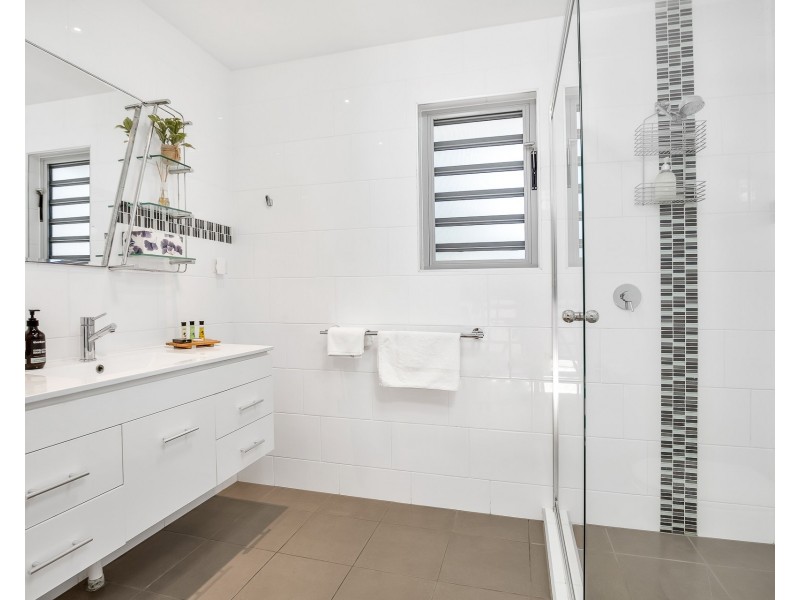 2/16 Tramican Street, Point Lookout QLD 4183