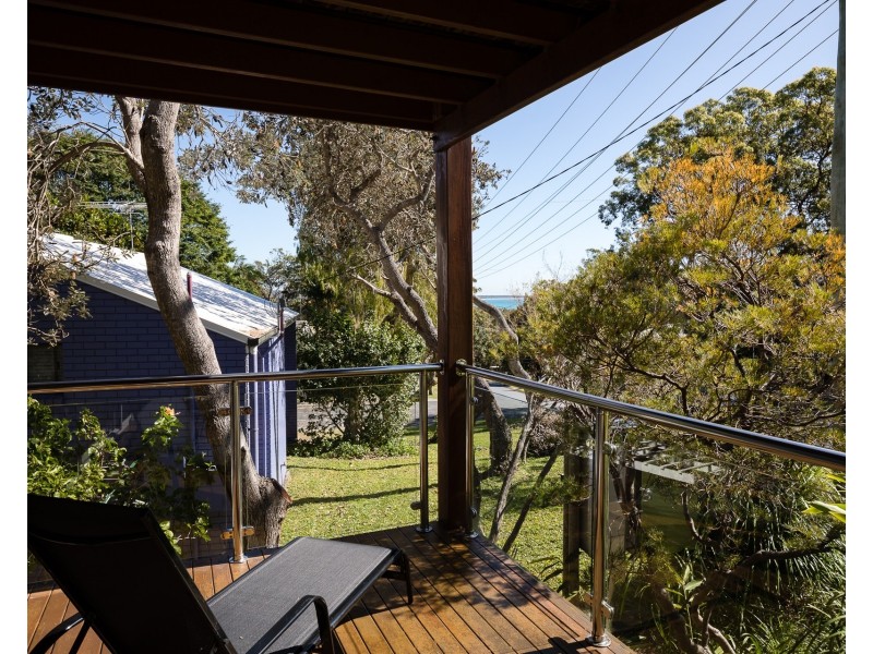 2/16 Tramican Street, Point Lookout QLD 4183