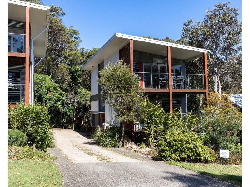 2/16 Tramican Street, Point Lookout QLD 4183