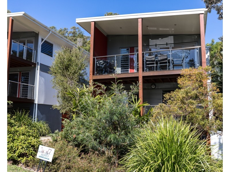 2/16 Tramican Street, Point Lookout QLD 4183
