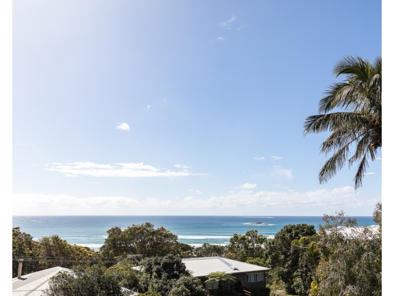 4 Merinda Crescent, Point Lookout QLD 4183