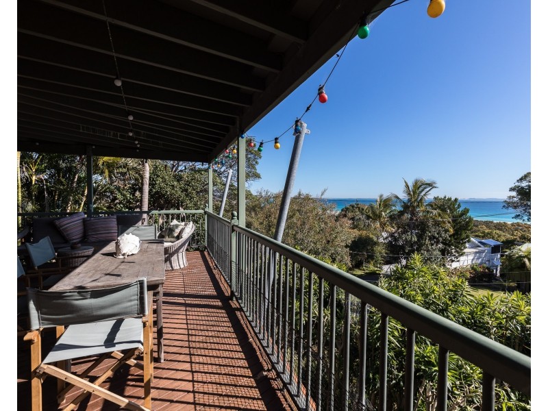 4 Merinda Crescent, Point Lookout QLD 4183