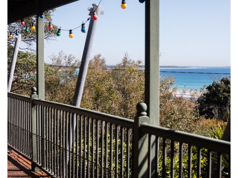 4 Merinda Crescent, Point Lookout QLD 4183