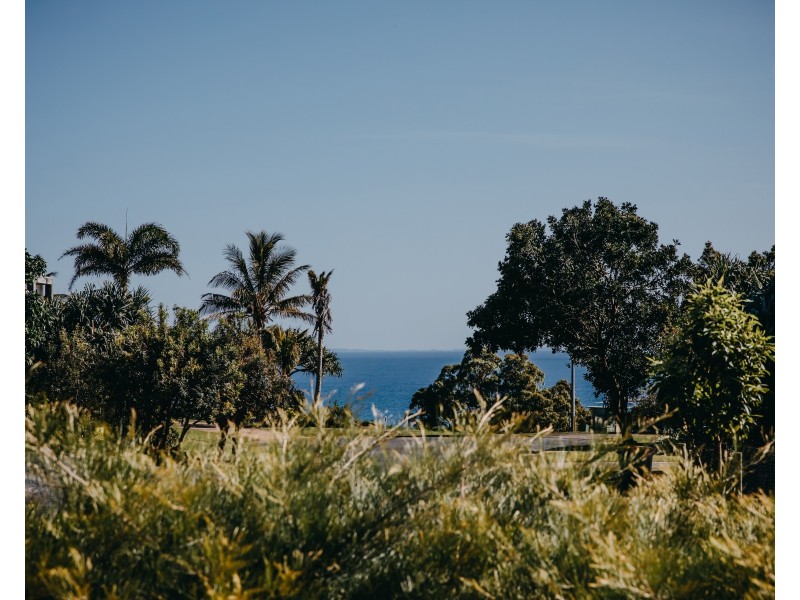 28 Cumming Parade, Point Lookout QLD 4183