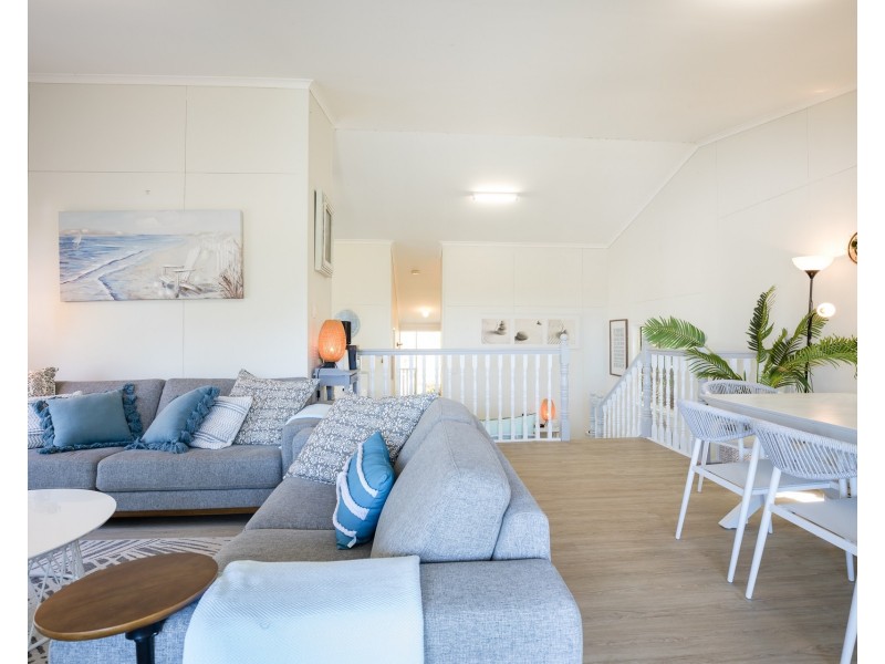 1/43 George Nothling Drive, Point Lookout QLD 4183