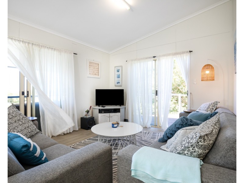 1/43 George Nothling Drive, Point Lookout QLD 4183