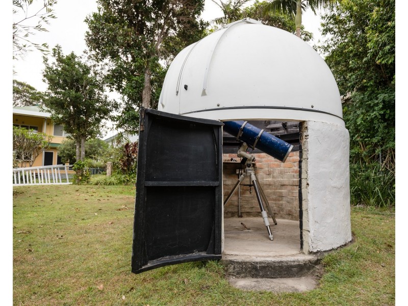 10 Galeen Street, Point Lookout QLD 4183