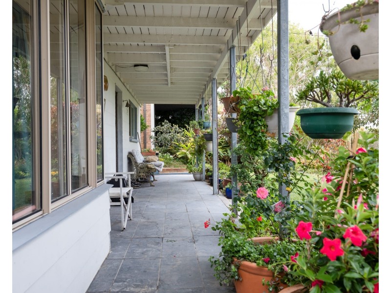 10 Galeen Street, Point Lookout QLD 4183