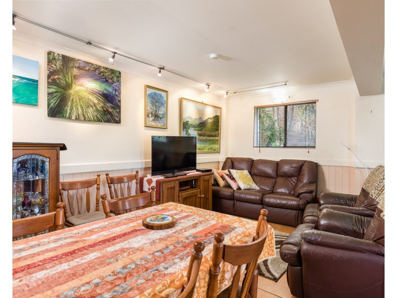 10 Galeen Street, Point Lookout QLD 4183