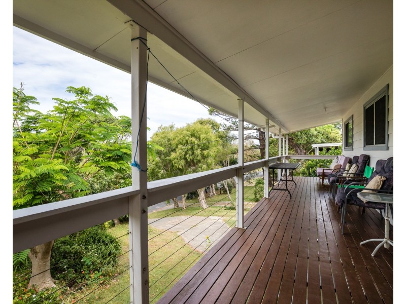 10 Galeen Street, Point Lookout QLD 4183