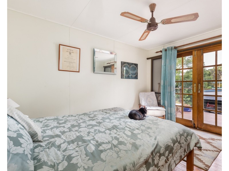 10 Galeen Street, Point Lookout QLD 4183