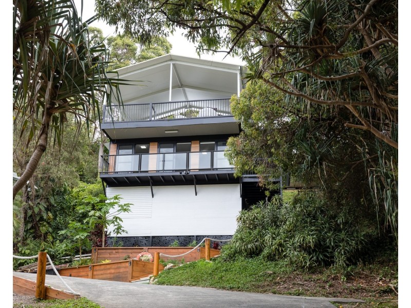 141 Dickson Way, Point Lookout QLD 4183