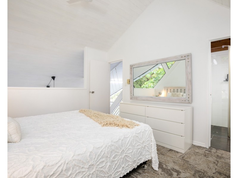 141 Dickson Way, Point Lookout QLD 4183