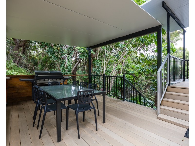 141 Dickson Way, Point Lookout QLD 4183