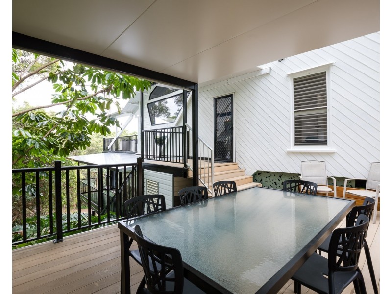 141 Dickson Way, Point Lookout QLD 4183