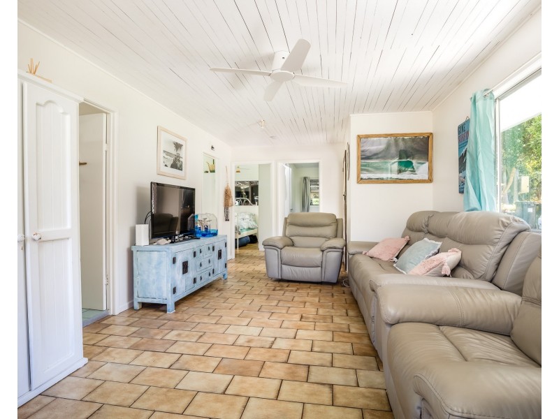 1 Merinda Crescent, Point Lookout QLD 4183